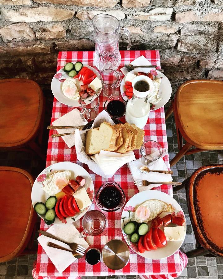 Eri Gjirokastër