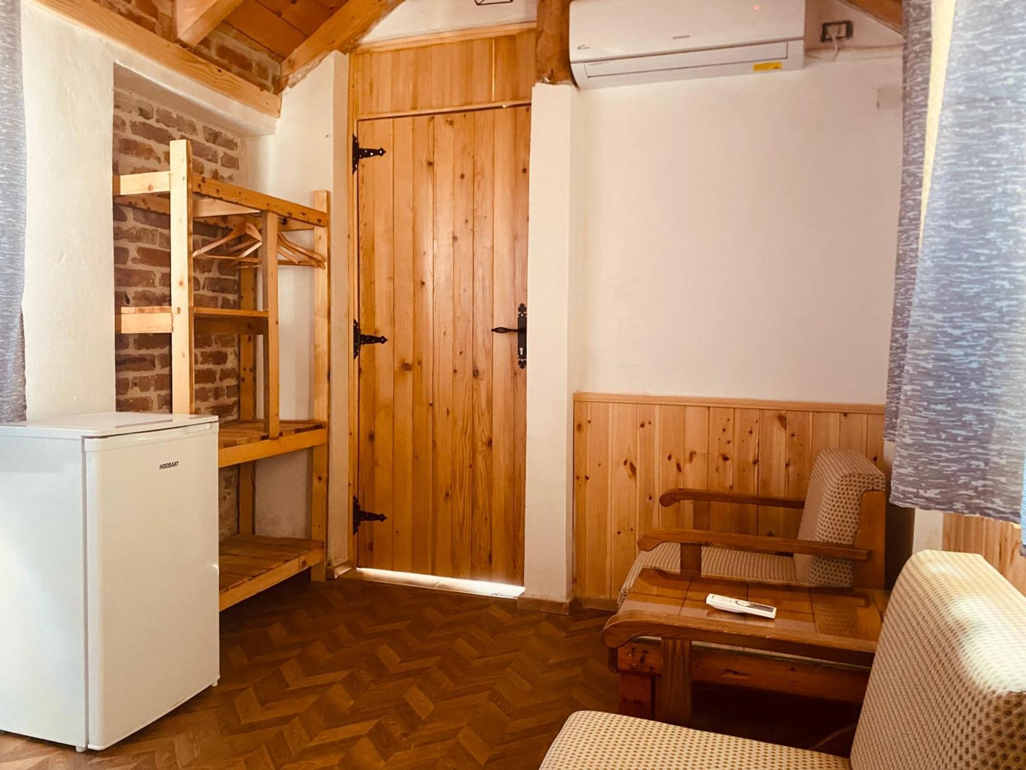 Aparthotel Eri *