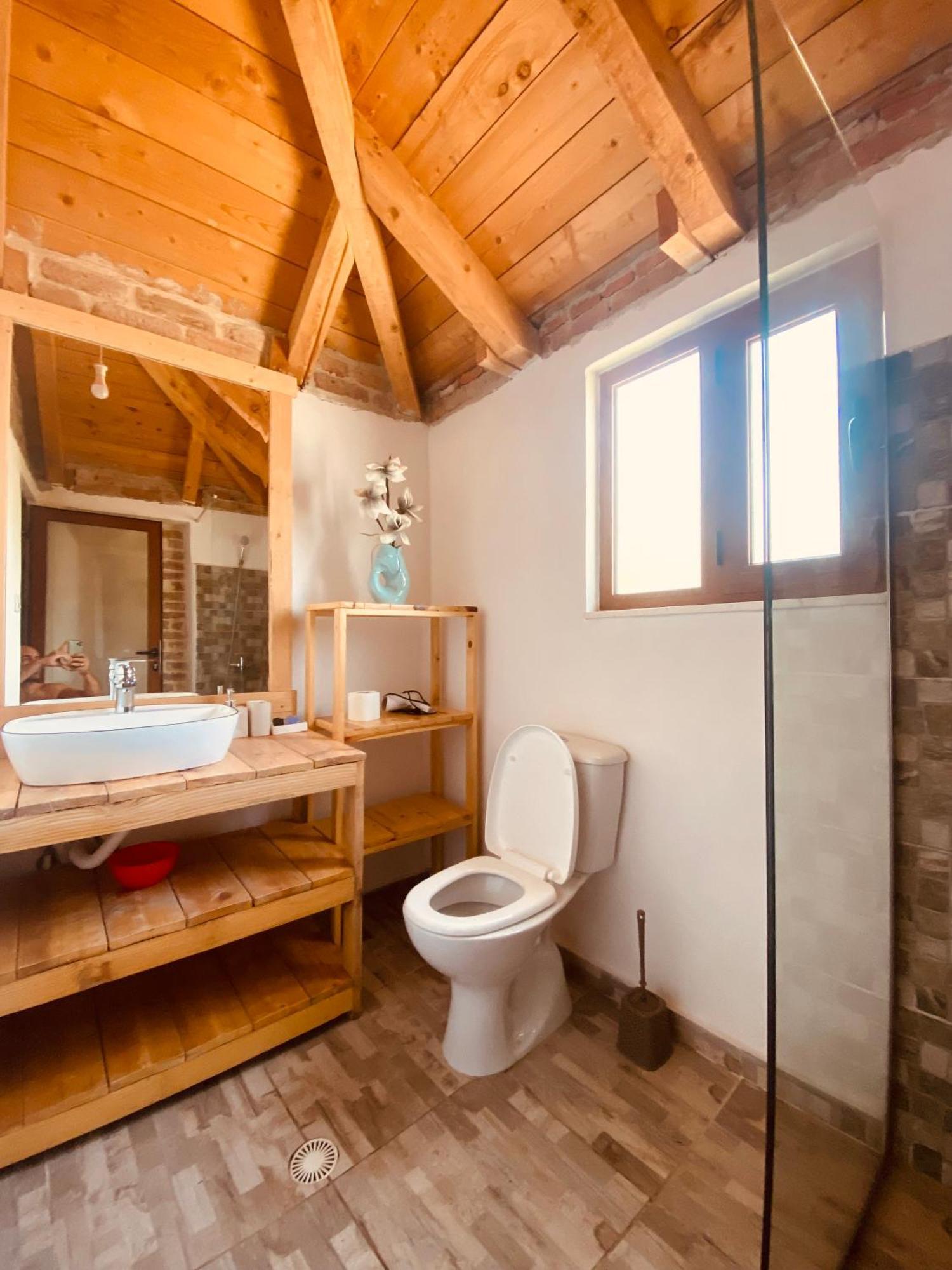 Aparthotel Eri Gjirokastër