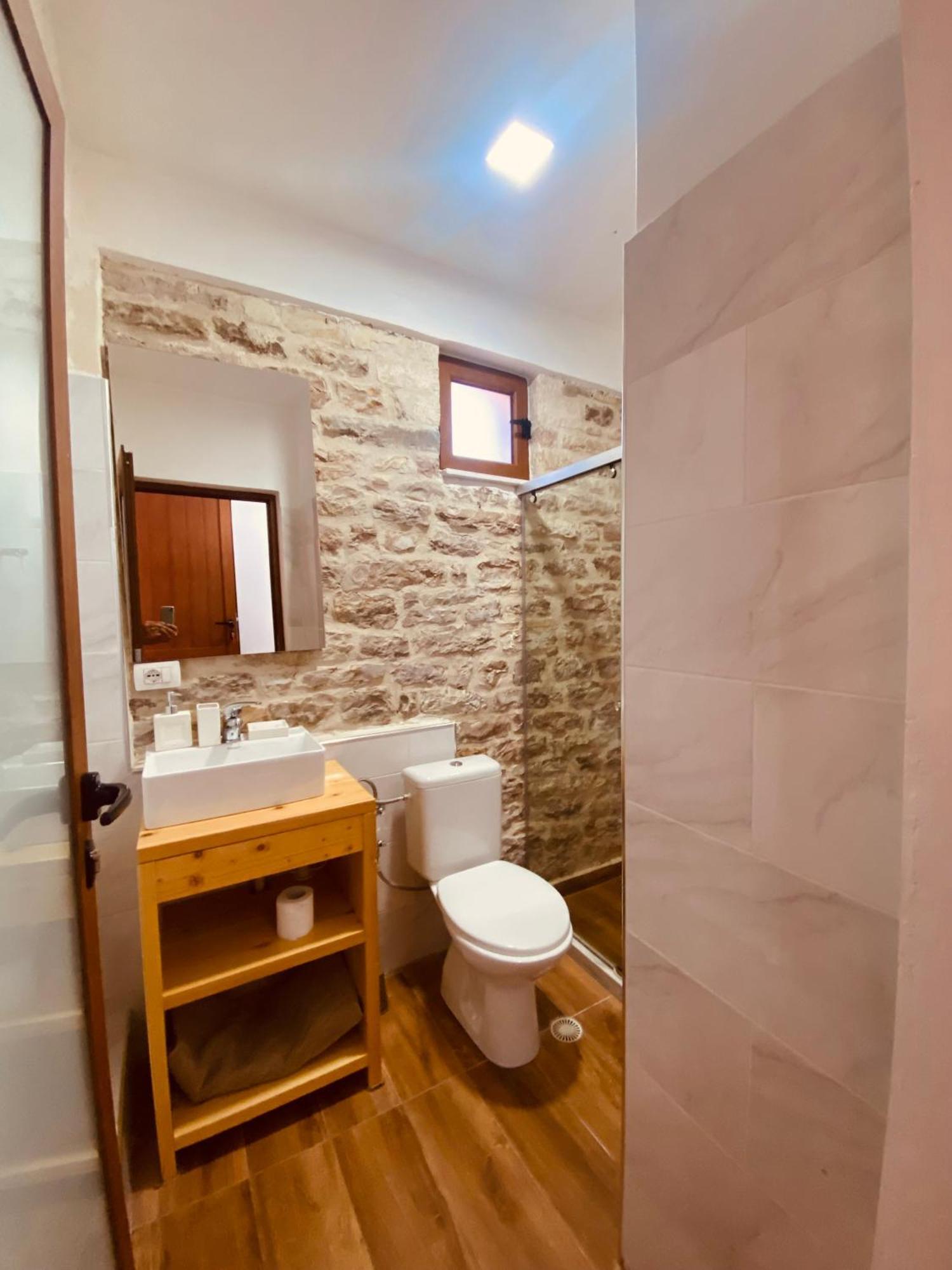Eri Aparthotel Gjirokastër