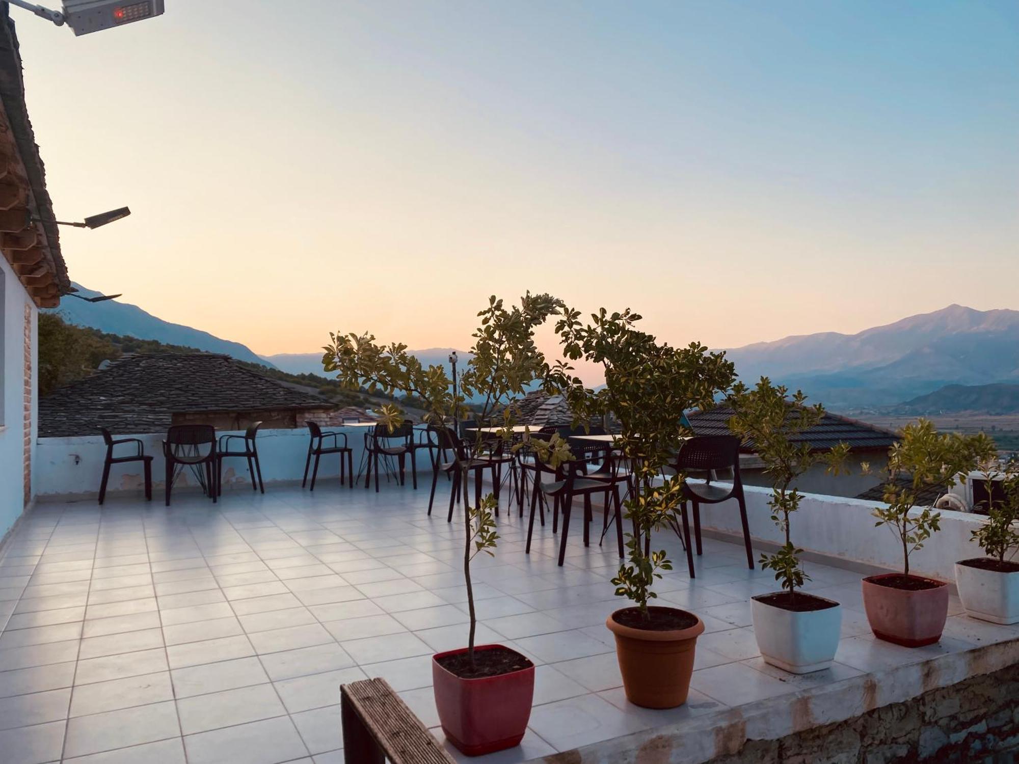 Eri Aparthotel *